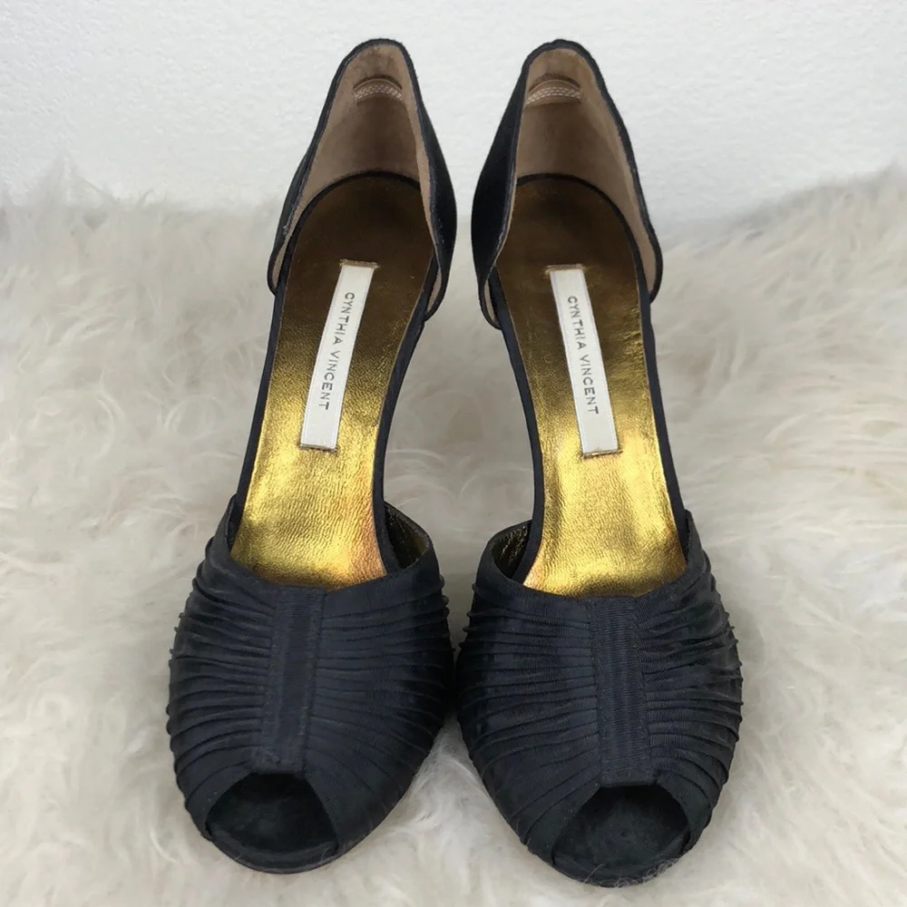 NEW Cynthia Vincent‎ Loreli D’Orsay Pump Black 8